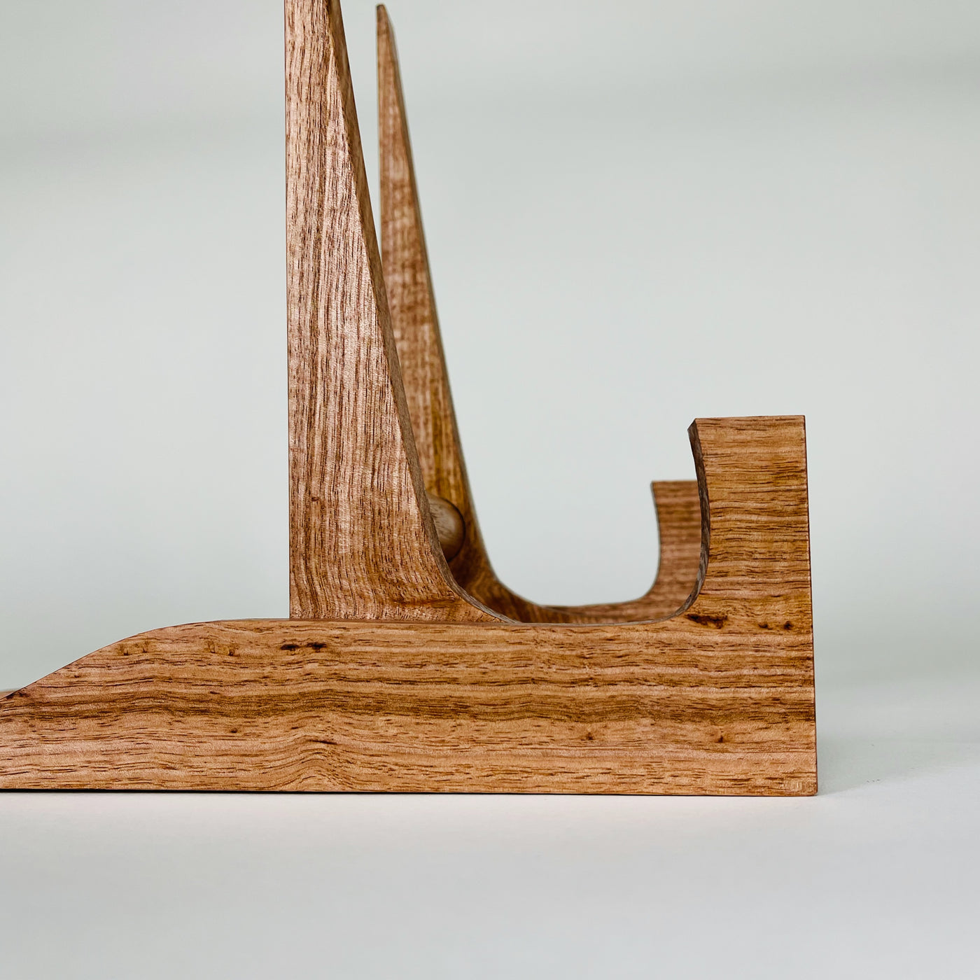 Universal recycled timber stand